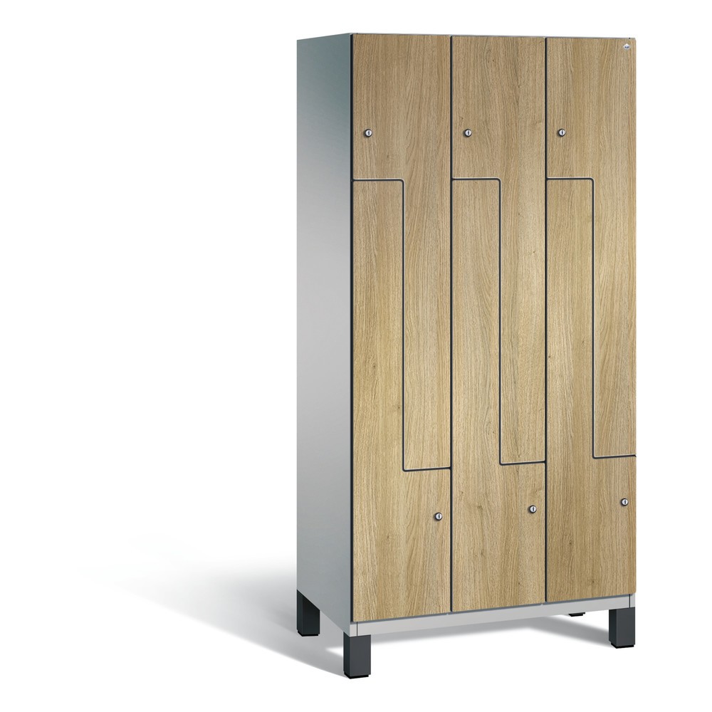 Produktabbildung: C+P Z-Spind Cambio, 3 Abteile, Abteilbreite 300 mm, HxBxT 1980x900x525 mm, RAL 9006 Weißaluminium, Dekor Eiche Sereno, Füße
