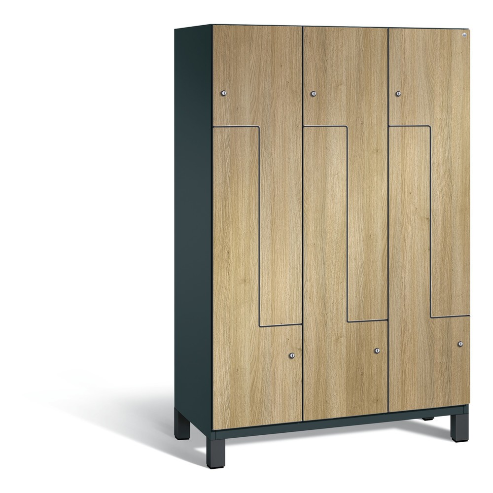 Produktabbildung: C+P Z-Spind Cambio, 3 Abteile, Abteilbreite 400 mm, HxBxT 1980x1200x525 mm, RAL 7016 Anthrazitgrau, Dekor Eiche Sereno, Füße