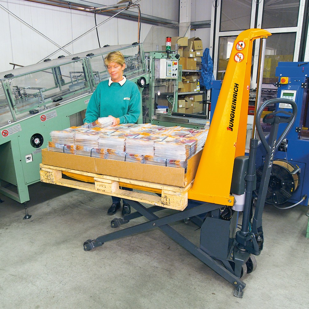 Produktabbildung Nr. 3: C-Ware Jungheinrich Scheren-Hubwagen AMX 10e, Tragkraft 1.000 kg, Vollgummi/Nylon