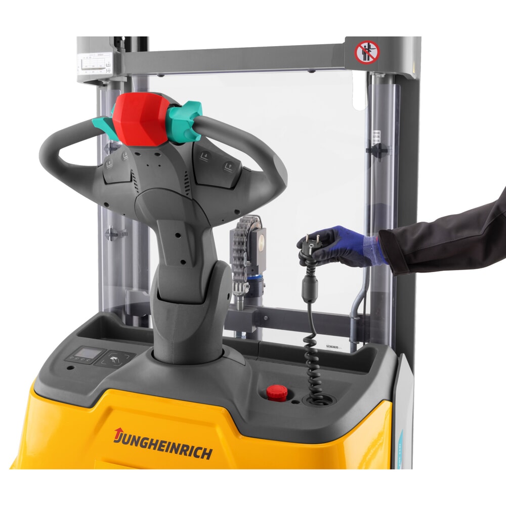 N° de l'image du produit 4 : Gerbeur électrique Jungheinrich ERC 110zi DZ avec plateforme de conduite, mât télescopique triple, hauteur de levage 4 300 mm, capacité de charge 1 000 kg, hydraulique proportionnelle
