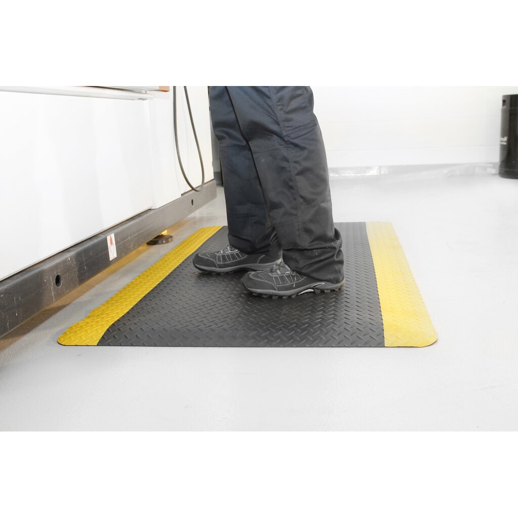 COBA Anti-Ermüdungsmatte Deckplate ReGen70, 2-lagig, schwarz/gelb, BxL 900 x laufender Meter Produktabbildung: COBA Anti-Ermüdungsmatte Deckplate ReGen70, 2-lagig, schwarz/gelb, BxL 900 x laufender Meter