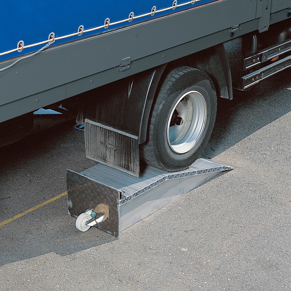 Immagine del prodotto: Cunei d’ingresso in alluminio, portata 12.000 kg/cad., HxLxL 145 x 500 x 1.440 mm