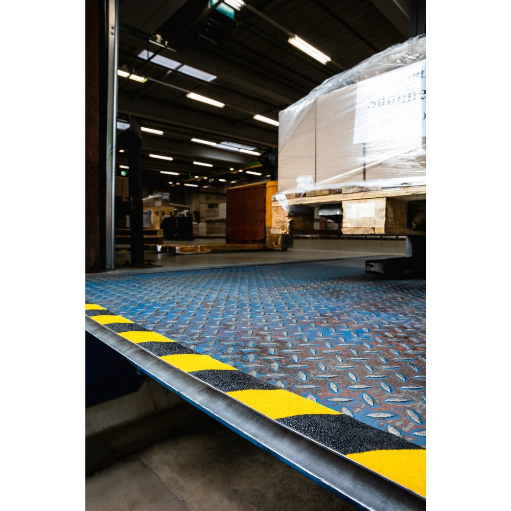 Produktabbildung Nr. 9: DURABLE Antirutschband DURALINE® GRIP+, Breite 50 mm, gelb/schwarz, 2 Stk/VE