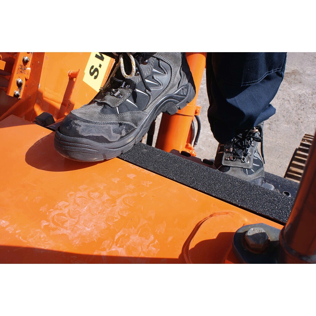 DURABLE Antirutschband DURALINE® GRIP, Breite 50 mm, schwarz, 2 Stk/VE Produktabbildung Nr. 8: DURABLE Antirutschband DURALINE® GRIP, Breite 50 mm, schwarz, 2 Stk/VE