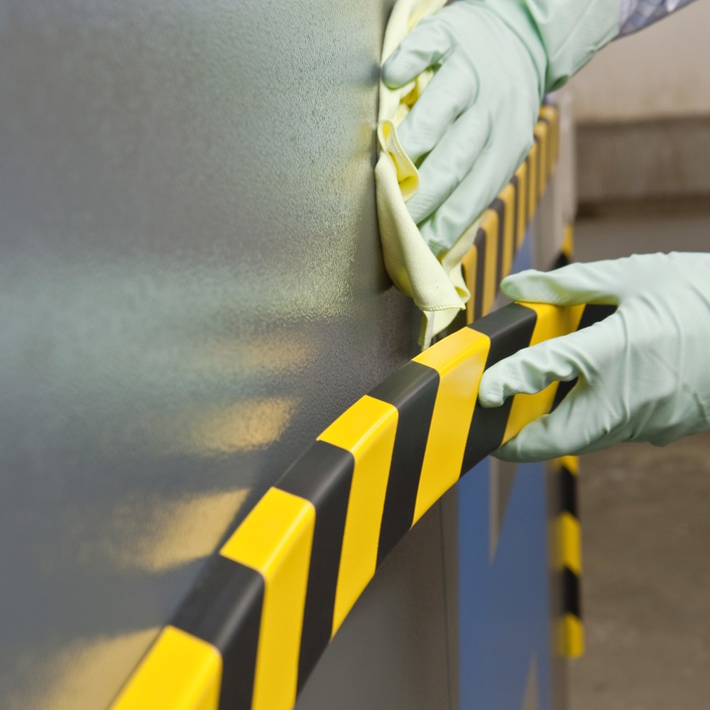 Product image no. 2: MORAVIA impact protector for edges, semicircular, magnetic, HxW 30 x 30 mm, length 1 m