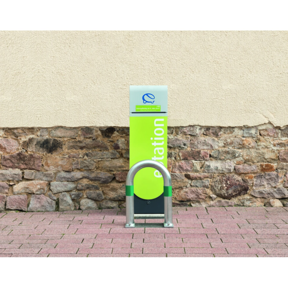 Número de imagen del producto 3: Barra protectora para estaciones de carga, Ø 60 mm, ancho x alto 360 x 500 mm, para engaste en hormigón, anillos reflectantes verdes