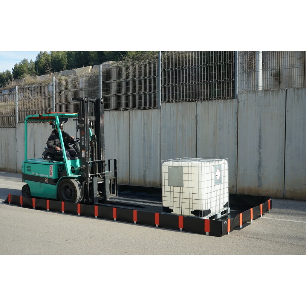 Faltwanne aus PVC, für 8 Paletten (32 Fässer oder 8 IBC), Kapazität 3.750 l Produktabbildung Nr. 2: Faltwanne aus PVC, für 8 Paletten (32 Fässer oder 8 IBC), Kapazität 3.750 l