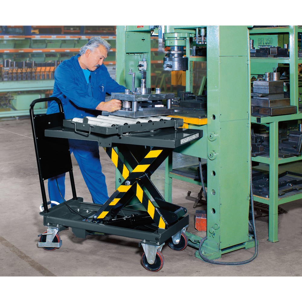 N° de l'image du produit 2 : fetra® Chariot à plate-forme élévatrice à ciseaux avec panneau de butée, capacité de charge 1000 kg, 1 010 x 520 mm