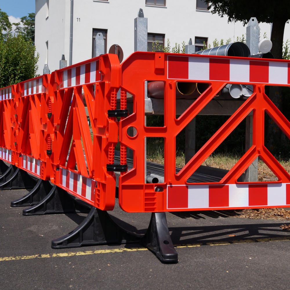 N° de l'image du produit 5 : Grille de barrage en PP, pieds en PVC, rouge