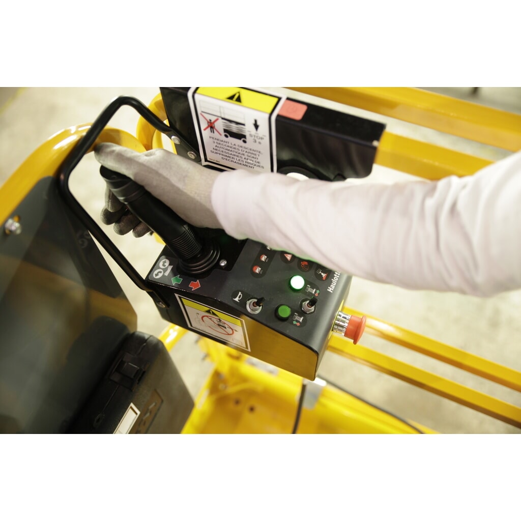 Haulotte Scherenarbeitsbühne OPTIMUM 8 AC, fahrbar, Arbeitshöhe 7,8 m Produktabbildung Nr. 3: Haulotte Scherenarbeitsbühne OPTIMUM 8 AC, fahrbar, Arbeitshöhe 7,8 m