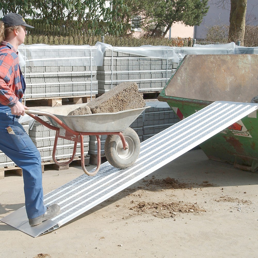 Číslo obrázku produktu 8: Hliníková nájezdová ližina, protiskluzová, nosnost 435 kg/ks, ŠxD 200 x 1500 mm