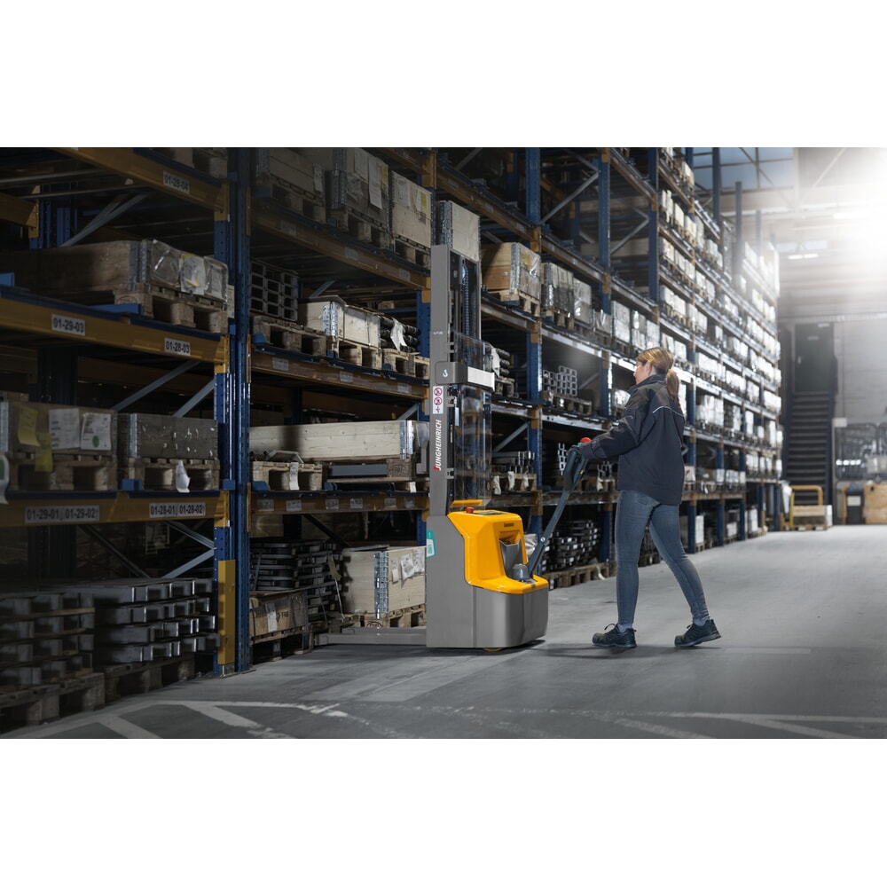 Product image no. 9: Jungheinrich AMC 12 electric high-lift stacker truck, two-stage telescopic mast, lift height 2,600 mm, load capacity 1,200 kg