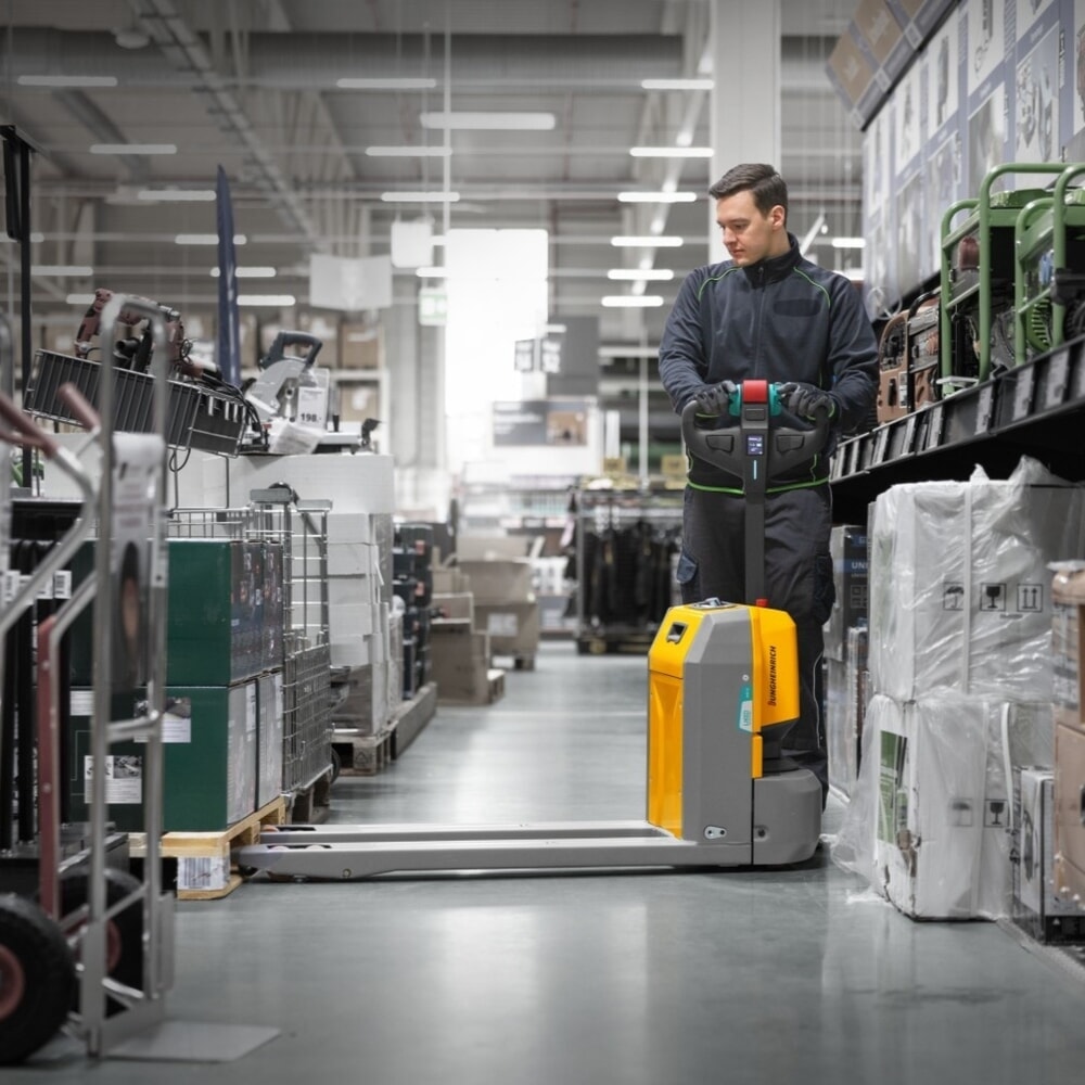 Produktabbildung Nr. 8: Jungheinrich Elektro-Hubwagen AME 15, Tragfähigkeit 1.500 kg, Gabellänge 1.150 mm, Einfachrollen