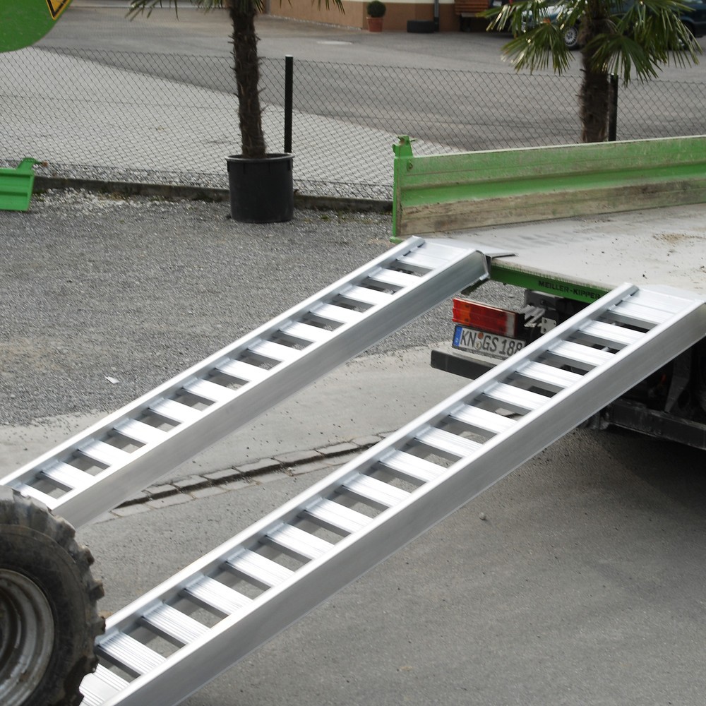 Productafbeelding nr. 6: Laadrails met roeden en rand, cap. 1.660 kg/paar, lengte 2.340 mm