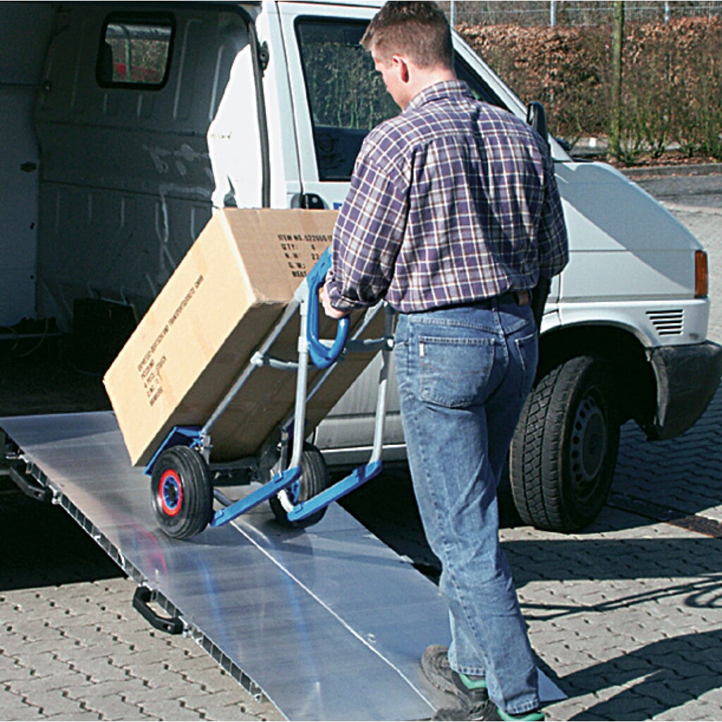 Produktabbildung: EXPRESSO Klappbare Auffahrrampe mit Handgriffen, Tragkraft 300 kg, BxL 800 x 2.000 mm