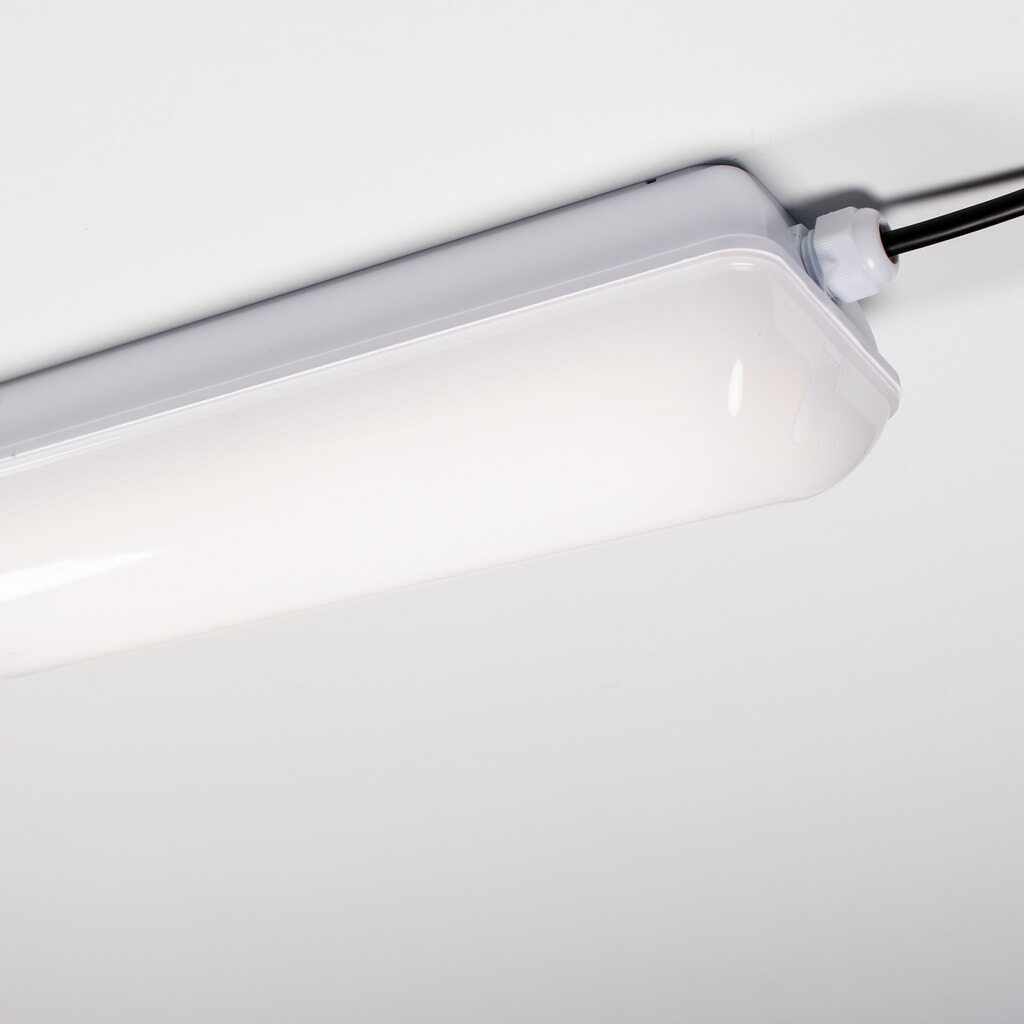 LED Wannenleuchte Strip - 1x11W 30cm 1200lm CCT IP65 Sensor Produktabbildung Nr. 2: LED Wannenleuchte Strip - 1x11W 30cm 1200lm CCT IP65 Sensor