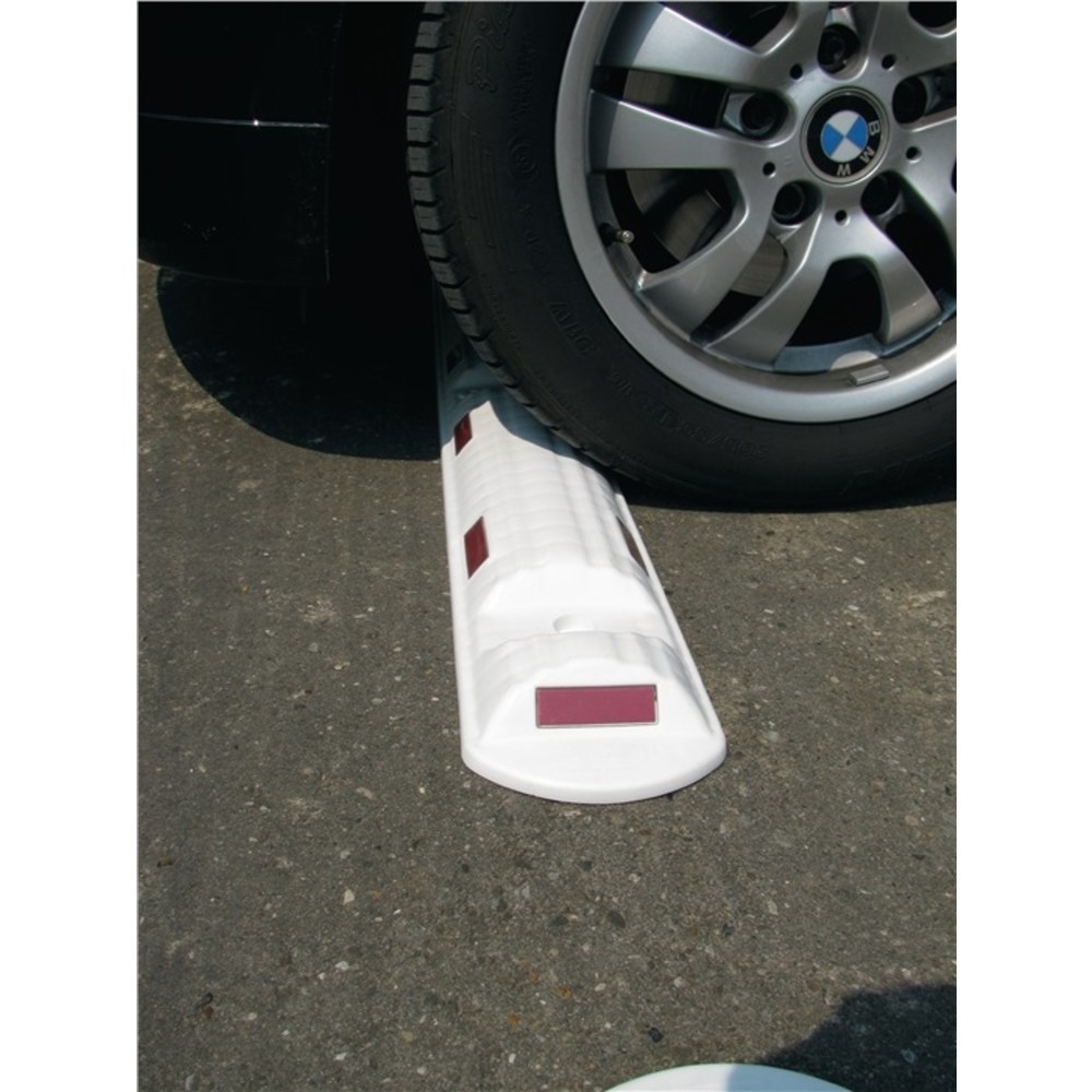 Produktabbildung Nr. 3: Leitschwelle L1170xB150xH50mm PP weiß m.roten Reflexstreifen