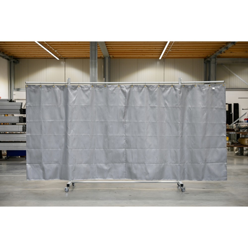 Produktabbildung Nr. 1: Mobile Schutzstellwand mit Schwenkarmen, Hitzeschutz-/Spritzerschutzdecke gemäß DIN EN 13501-1, 3-tlg., Lamellen 2 mm, grau/silber