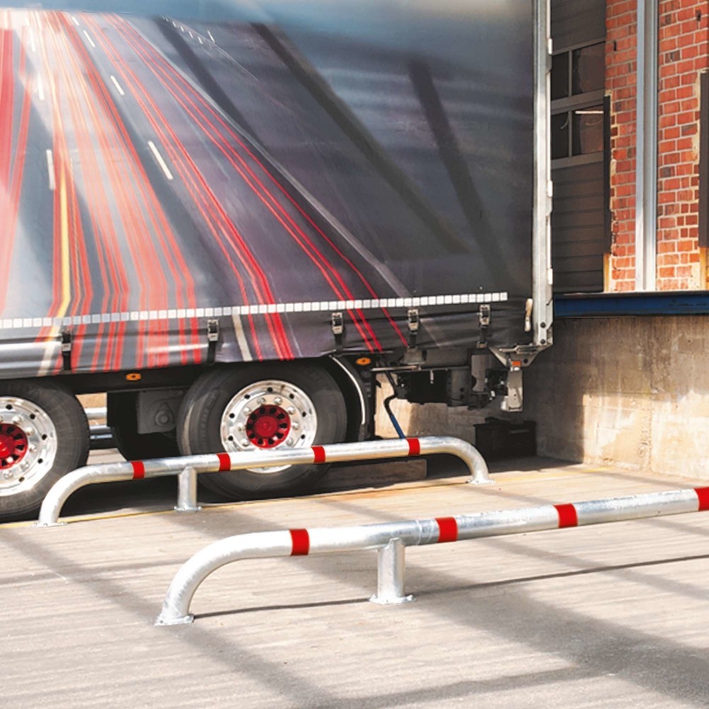 Produktabbildung: MORAVIA BLACK BULL Rammschutzbügel Set als LKW-Einfahrhilfe,  Außenbereich, HxL 280 x 2.800 mm, zinkfarben