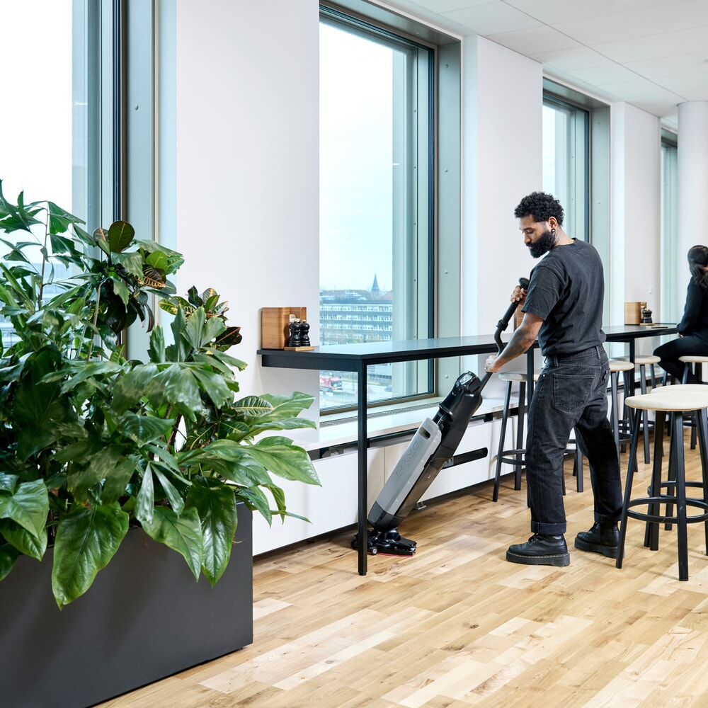 Produktabbildung Nr. 12: Nilfisk® Handgeführte Scheuersaugmaschine DRYFT V1 EU