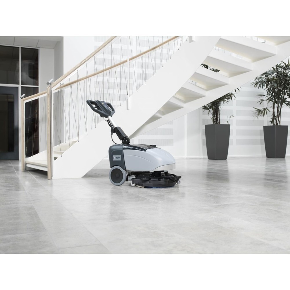 Produktabbildung Nr. 5: Nilfisk® Handgeführte Scheuersaugmaschine SC 351