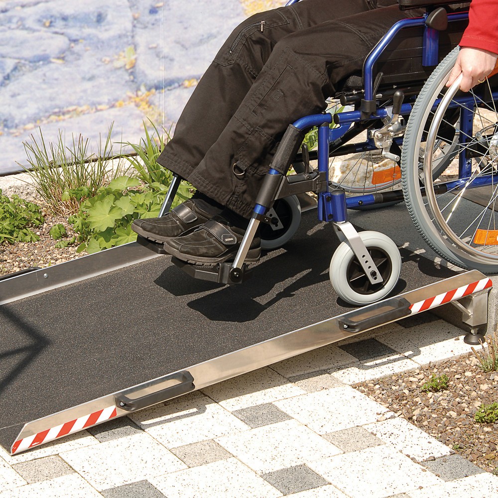 Product afbeelding: Oprijbrug, in hoogte verstelbaar, cap. 300 kg, drempelhoogte bxd 20 x -74 mm