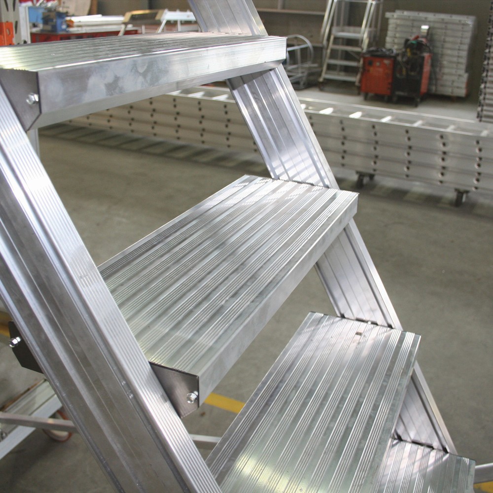 Productafbeelding nr. 2: Platformtrap 60° (verrijdbaar), 4 wielen, 3 treden