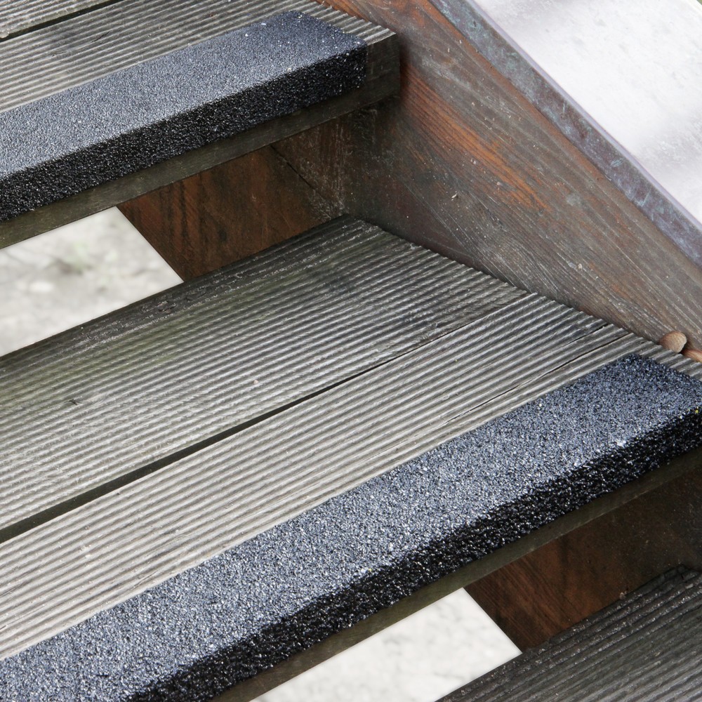 Illustration du produit: Profilé de protection pour rebords de marches d’escalier en plastique renforcé de fibres de verre Medium, noir, longueur de 800 mm