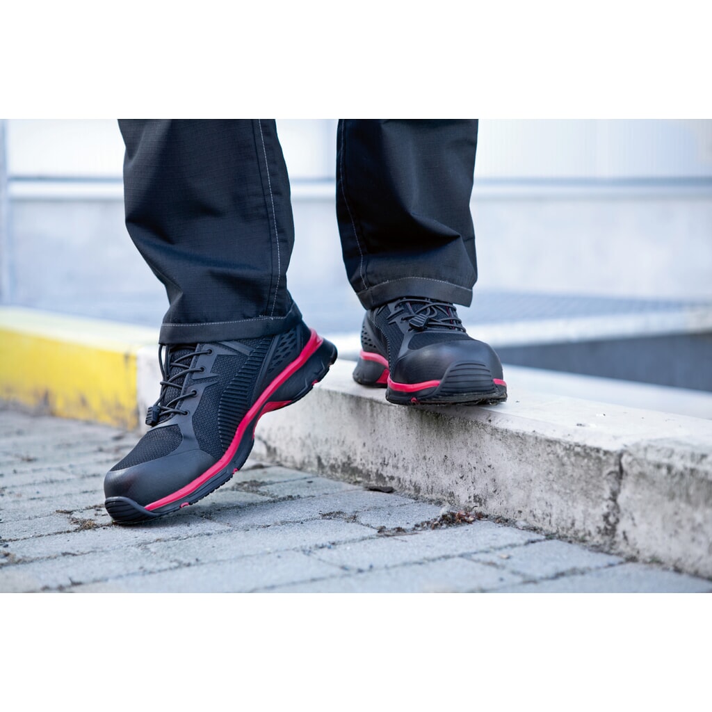Produktabbildung Nr. 9: PUMA® Sicherheitshalbschuh Fuse Motion 2.0 RED LOW S1P ESD HRO SRC Größe 42, schwarz/rot