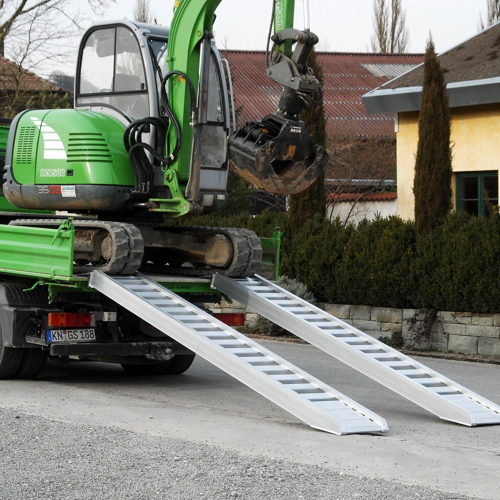 N° de l'image du produit 7 : Rails de chargement à barreaux, avec bordure, capacité de charge 1 660 kg/paire, longueur 2 340 mm