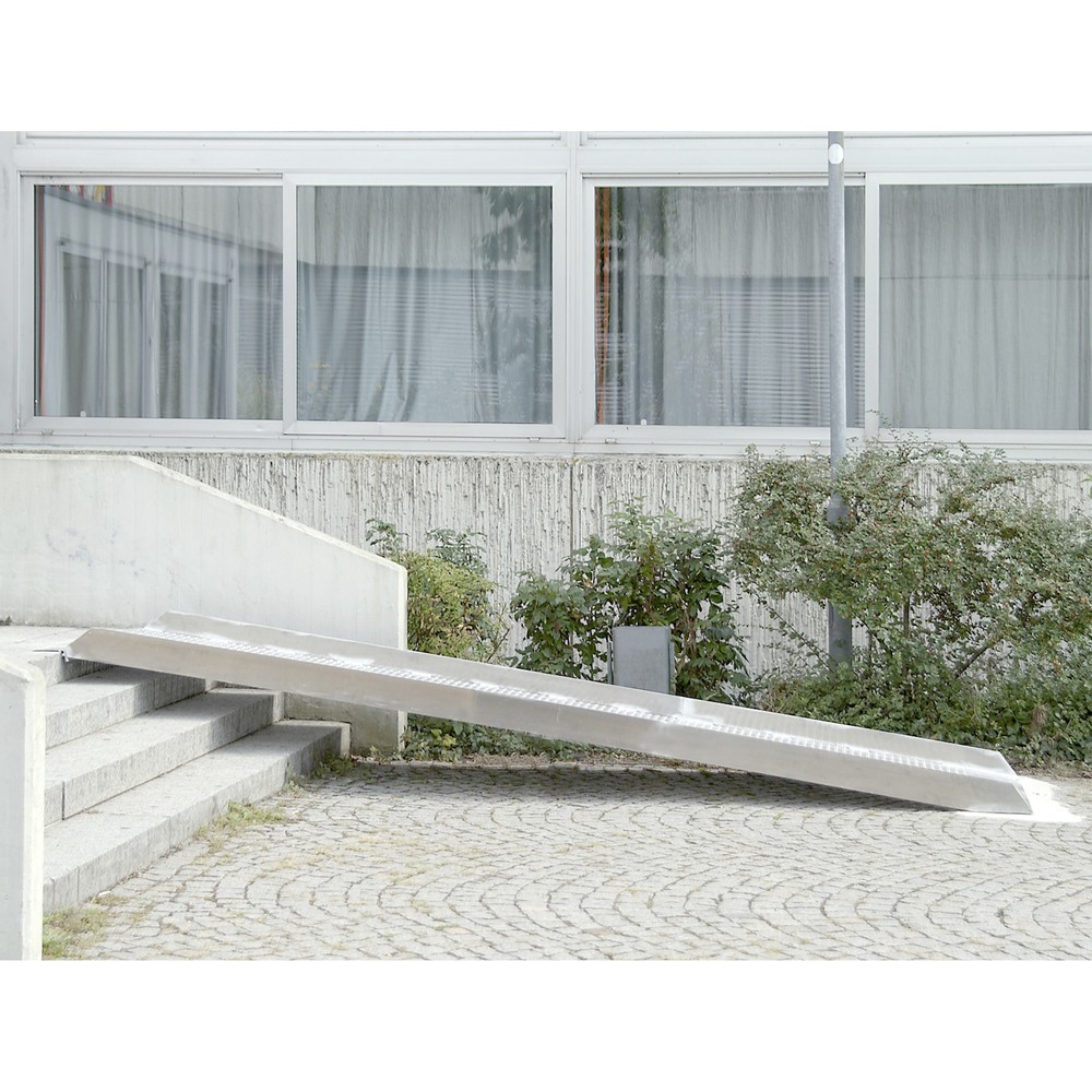 Immagine del prodotto n. 2: Rampa con striscia di appoggio, portata 400 kg, LxL 800 x 1.500 mm