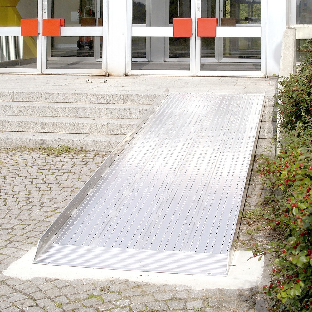 N° de l'image du produit 4 : Rampe passe-câbles avec bavette d’appui, capacité de charge 400 kg, l x L 800 x 1 500 mm