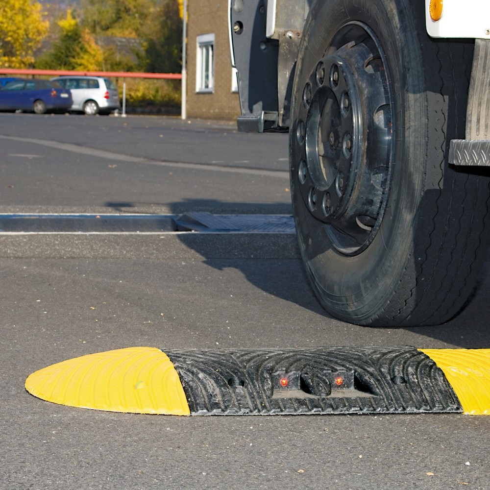 Product image no. 2: Recycled speed bump, < 30 km/h, closure element, yellow