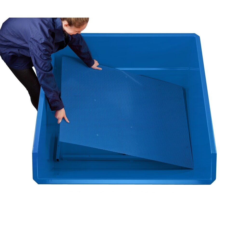 Produktabbildung Nr. 3: RR-Industrietechnik® Späne-Kippbehälter mit Lochblechdoppelboden und Ablasshahn, Volumen 0,3 m³, Tragfähigkeit 900 kg, RAL 5010 enzianblau
