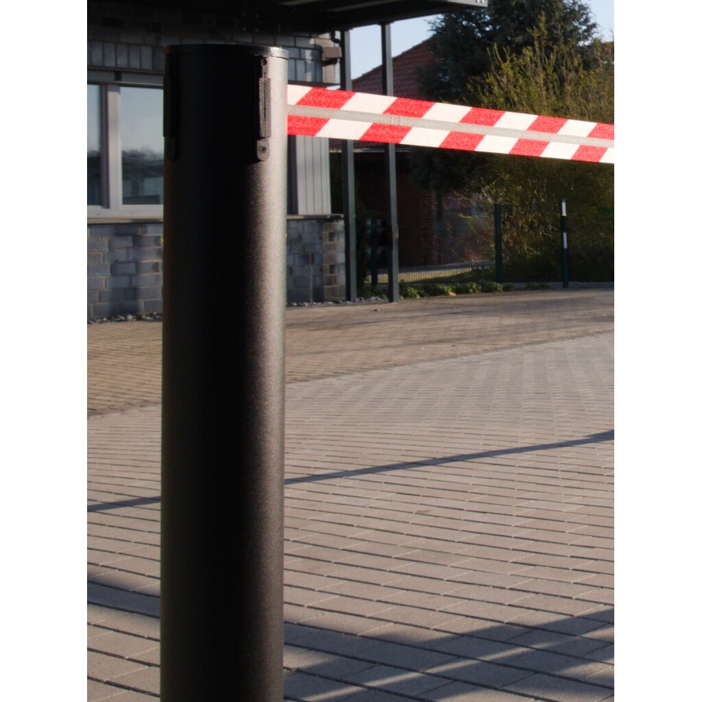 Produktabbildung Nr. 3: RS-GUIDESYSTEMS® Gurt-Absperrpfosten GLA 85-J REFLECTO, Länge 7 m, Breite 50 mm, Pfosten schwarz, Gurt rot/weiß