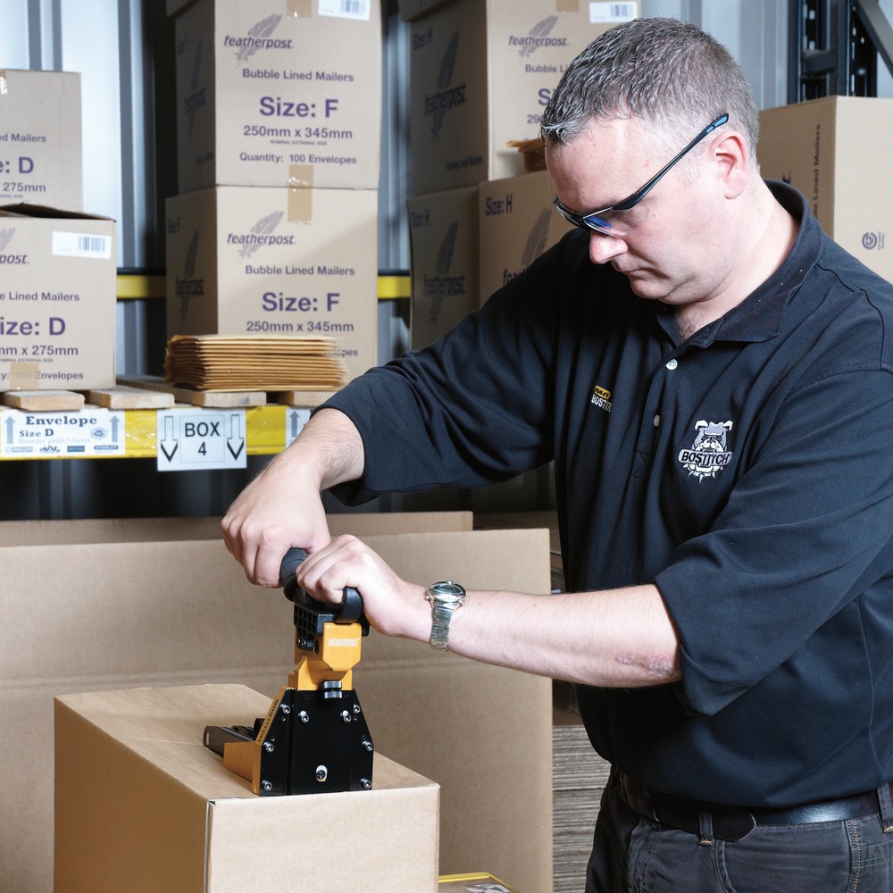 Číslo obrázku produktu 2: Stroj na sešívání kartonových krabic, pro spony s délkou nožičky 16-19 mm