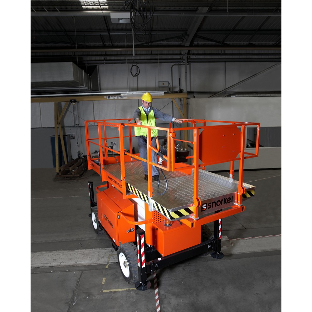 Produktabbildung Nr. 2: Snorkel Gelände-Scherenarbeitsbühne S3370RTE, Tragkraft 454 kg, Arbeitshöhe 12 m
