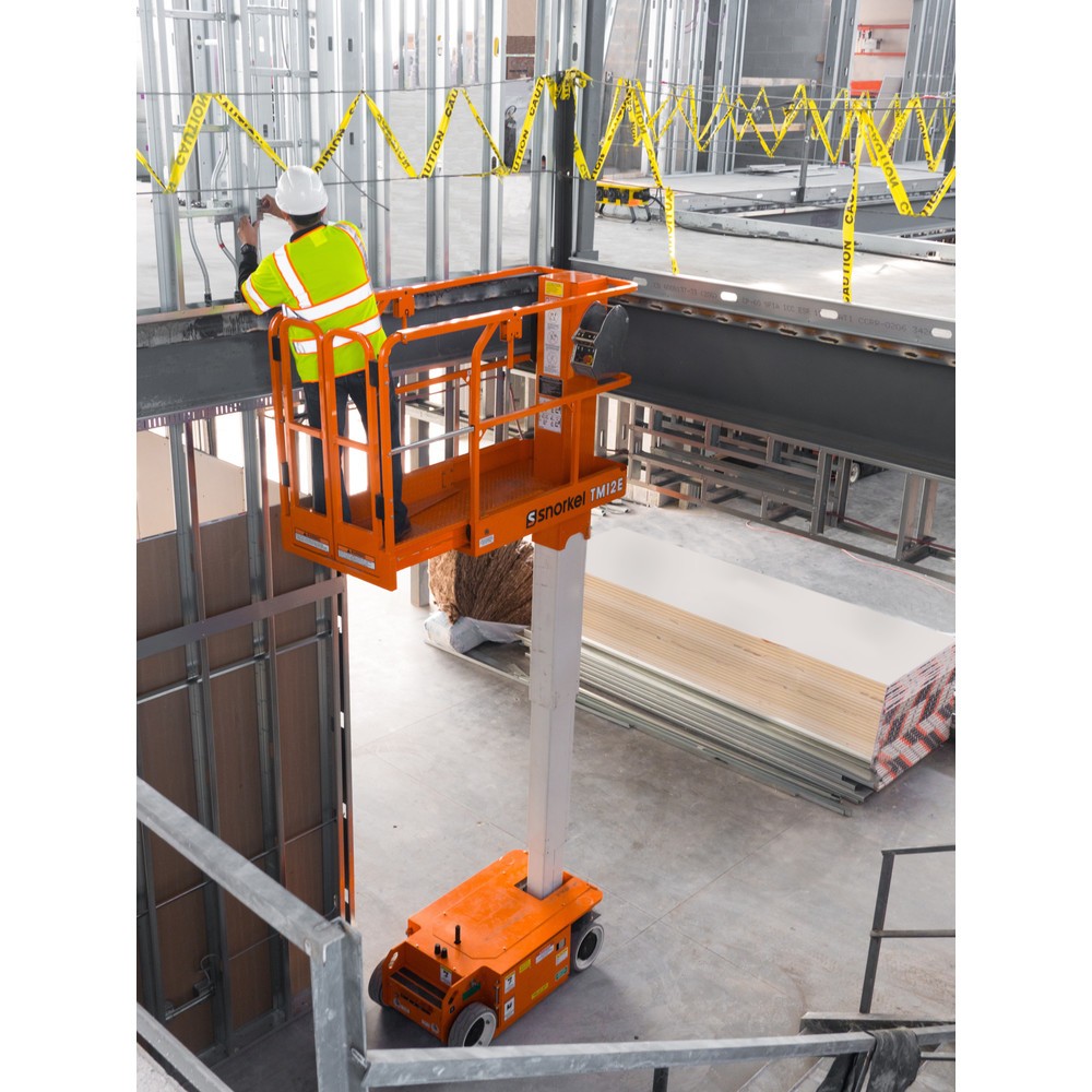 Produktabbildung Nr. 2: Snorkel Teleskopmastbühne TM12E, elektrisch verfahrbar, TK 227 kg, max. 5,6 m Arbeitshöhe