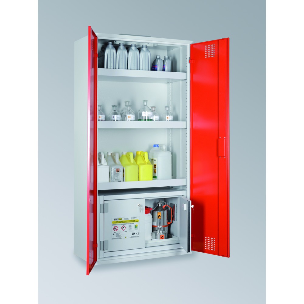 storeLAB Chemikalienschrank CHS 950 / SiB 30 mit Sicherheitsbox, HxBxT 1950 x 950 x 500 mm, RAL 7035 lichtgrau, RAL 3000 feuerrot Produktabbildung: storeLAB Chemikalienschrank CHS 950 / SiB 30 mit Sicherheitsbox, HxBxT 1950 x 950 x 500 mm, RAL 7035 lichtgrau, RAL 3000 feuerrot