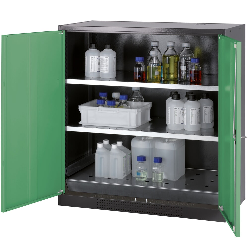 Zdjęcie produktu nr 1: Szafa na chemikalia asecos® CS-CLASSIC, z denną wanną ociekową z blachą dziurkowaną i 2 półkami, wys. x szer. x gł. 1105 x 1055 x 520 mm, kolor seledynowozielony