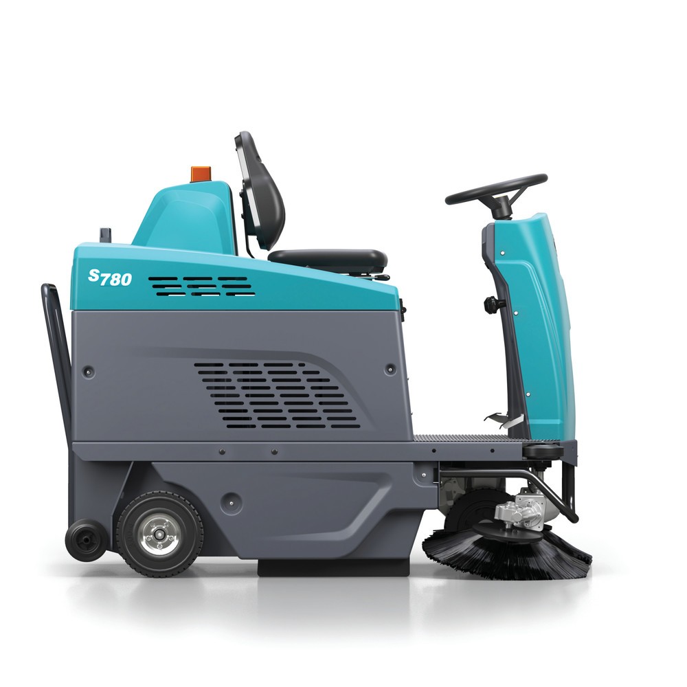 Product image no. 4: Tennant® S780 ride-on vacuum sweeper