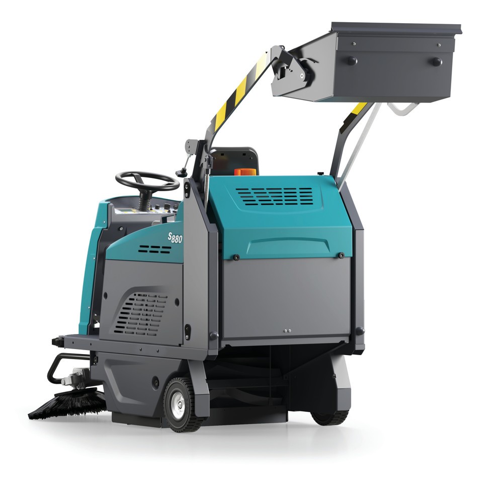 Product image no. 5: Tennant® S880 ride-on vacuum sweeper