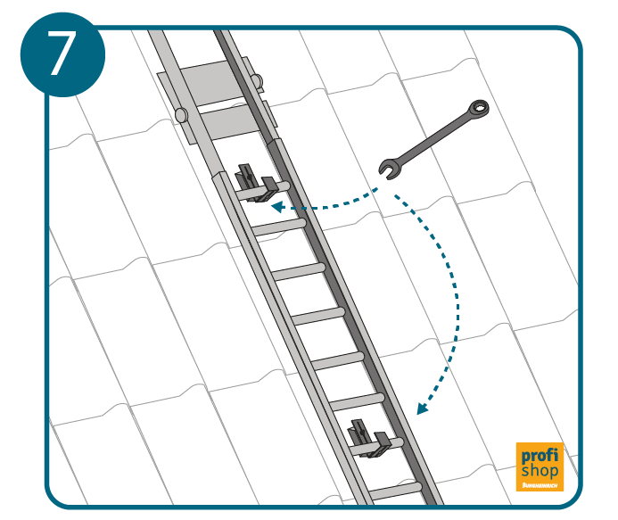 Die Dachleiter wird an Dachhaken befestigt