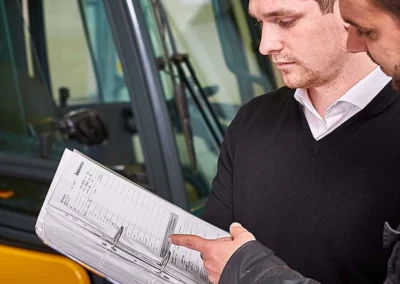 Jährliche Unterweisung zum Fahren von Gabelstaplern