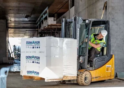 Gabelstapler fahren: sicher und unfallfrei